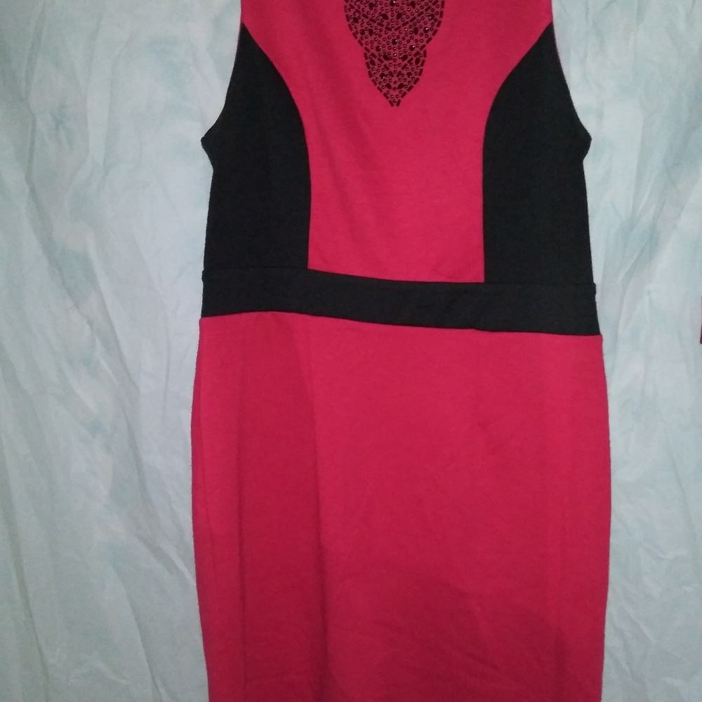 Dress - Picture 3 of 3